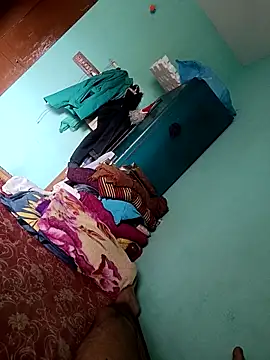 Snapshot of maddy3108 chatting on 10-15-25, 05:39 maddy3108 online show from 10-15-25, 05:39