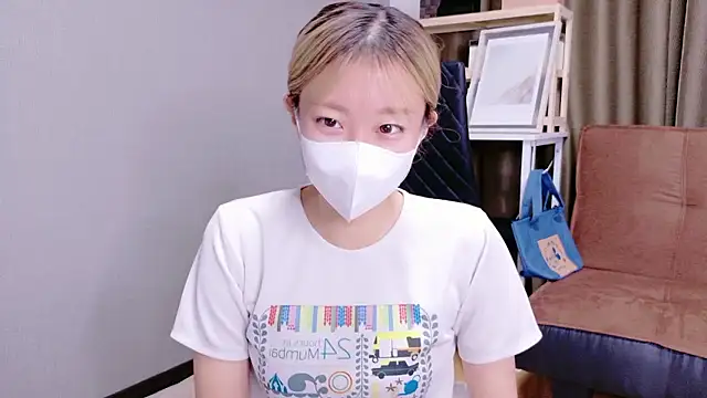 Nana  ch online show from 10-15-25, 03:38