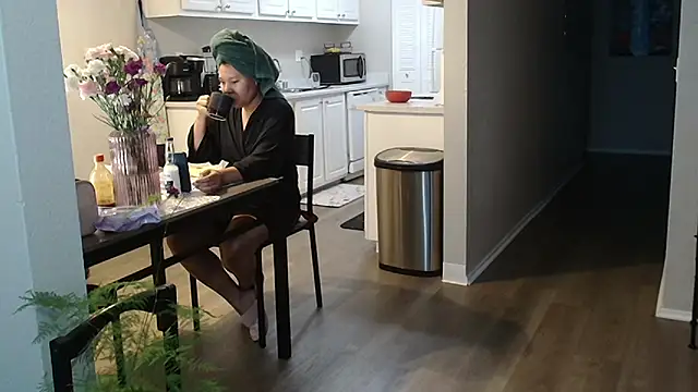 SHEILYN  online show from 10-16-25, 03:48