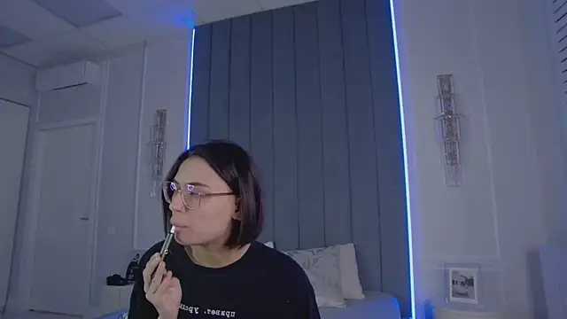 VioletAsh online show from 04-05-26, 04:19