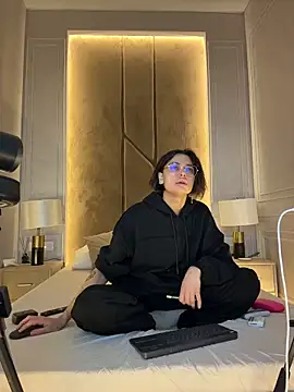 VioletAsh online show from 02-09-26, 04:21