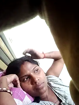 Snapshot of Sneha16 chatting on 10-12-25, 07:48 Sneha16 online show from 10-12-25, 07:48