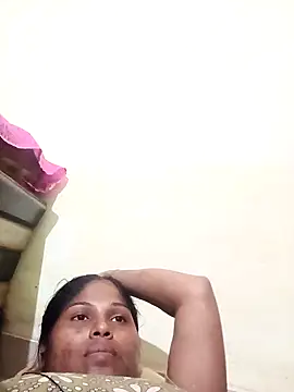 Snapshot of Sneha16 chatting on 09-12-25, 04:29 Sneha16 online show from 09-12-25, 04:29