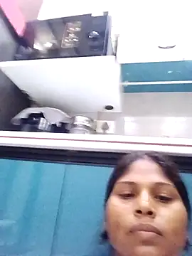 Snapshot of Sneha16 chatting on 10-16-25, 03:15 Sneha16 online show from 10-16-25, 03:15