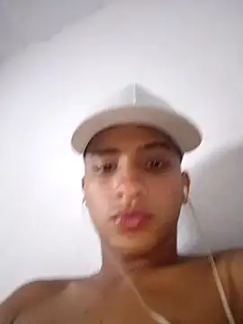 Snapshot of ElNino_1005 chatting on 10-10-25, 04:13 ElNino 1005 online show from 10-10-25, 04:13