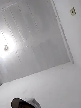 Snapshot of ElNino_1005 chatting on 09-12-25, 05:18 ElNino 1005 online show from 09-12-25, 05:18