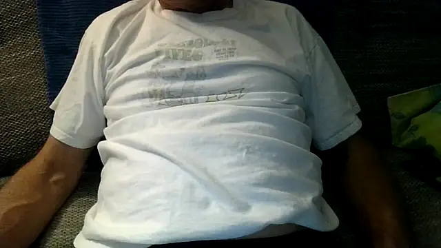 Snapshot of velikifant7 chatting on 11-12-25, 06:45 velikifant7 online show from 11-12-25, 06:45