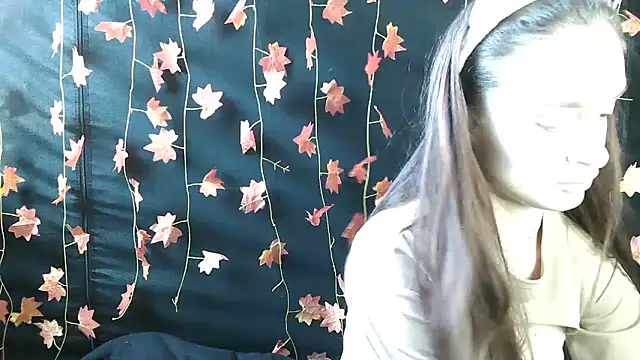   Leyla   online show from 10-19-25, 12:30