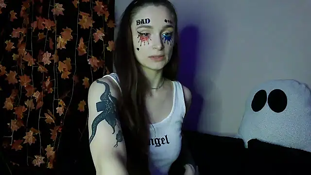   Leyla   online show from 10-29-25, 05:34