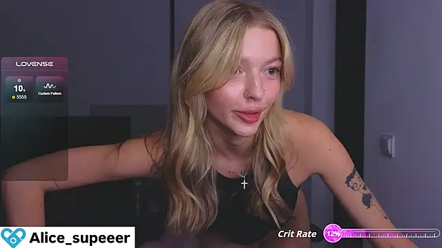 Snapshot of Alice_super_ chatting on 10-03-25, 12:39 Alice super online show from 10-03-25, 12:39