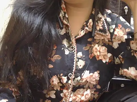 Snapshot of fairy_queen07 chatting on 02-10-26, 01:32 fairy queen07 online show from 02-10-26, 01:32