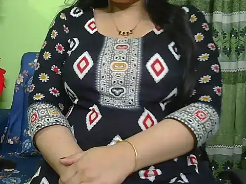 Snapshot of fairy_queen07 chatting on 05-10-26, 11:39 fairy queen07 online show from 05-10-26, 11:39