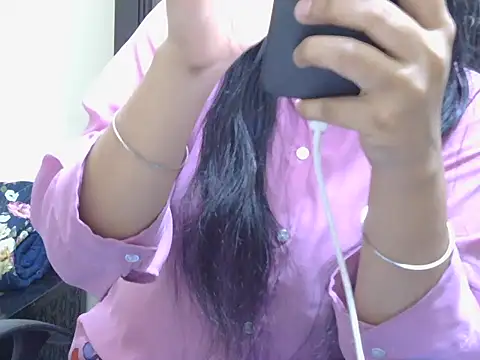 Snapshot of fairy_queen07 chatting on 02-09-26, 09:18 fairy queen07 online show from 02-09-26, 09:18