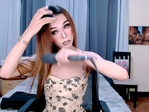 Snapshot of aelinhot chatting on 10-20-25, 05:46 aelinhot online show from 10-20-25, 05:46