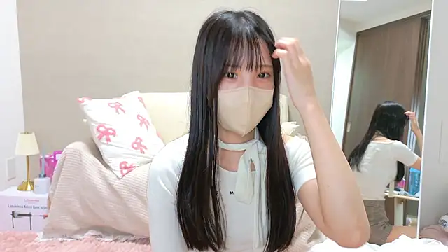 Snapshot of riri__nyan_o0 chatting on 05-30-26, 05:14 riri nyan o0 online show from 05-30-26, 05:14
