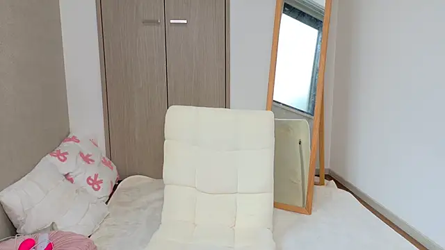 riri  nyan o0 online show from 04-15-26, 05:13