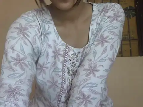 Snapshot of Nura7 chatting on 05-04-26, 01:31 Nura7 online show from 05-04-26, 01:31