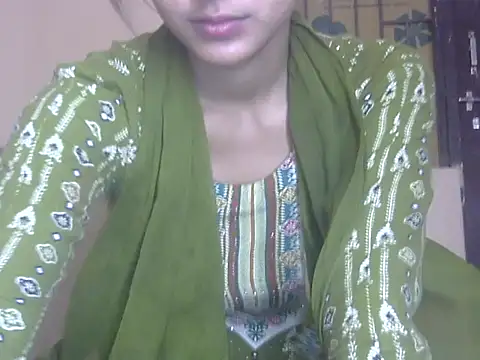 Snapshot of Nura7 chatting on 04-30-26, 06:42 Nura7 online show from 04-30-26, 06:42