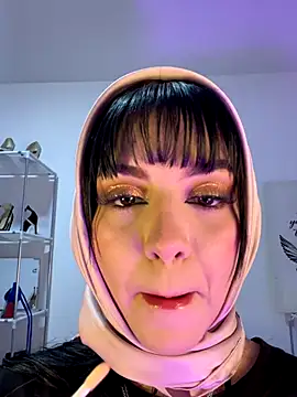 Snapshot of AriaBlush_18 chatting on 09-12-25, 11:04 AriaBlush 18 online show from 09-12-25, 11:04