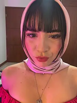 Snapshot of AriaBlush_18 chatting on 09-16-25, 12:11 AriaBlush 18 online show from 09-16-25, 12:11