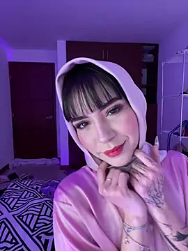 Snapshot of AriaBlush_18 chatting on 09-17-25, 11:18 AriaBlush 18 online show from 09-17-25, 11:18