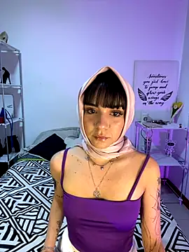 Snapshot of AriaBlush_18 chatting on 09-14-25, 09:37 AriaBlush 18 online show from 09-14-25, 09:37