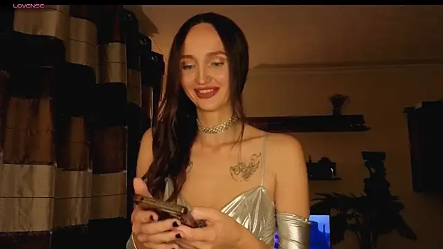 Snapshot of xSweetMissx chatting on 09-19-25, 08:13 xSweetMissx online show from 09-19-25, 08:13
