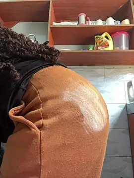 Snapshot of ewatyu chatting on 03-04-26, 07:10 ewatyu online show from 03-04-26, 07:10