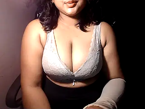 Snapshot of PatnakiRitu1 chatting on 09-13-25, 03:06 PatnakiRitu1 online show from 09-13-25, 03:06