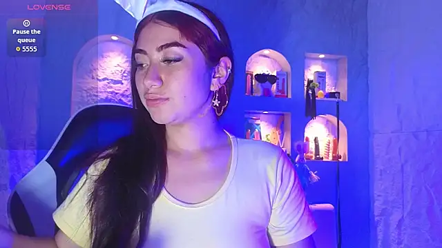 Sophia tf online show from 03-26-26, 02:54