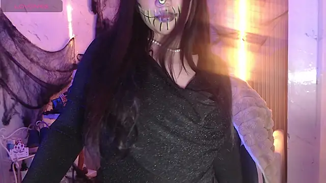 Sophia tf online show from 10-28-25, 02:05