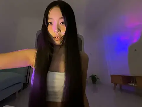 Snapshot of 77momomo chatting on 09-14-25, 02:28 77momomo online show from 09-14-25, 02:28