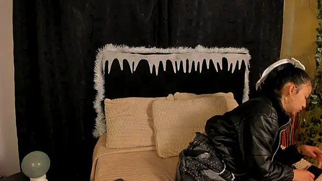 Tiffany Nm online show from 12-04-25, 01:21