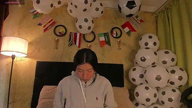 Snapshot of Tiffany_Nm chatting on 06-03-26, 02:33 Tiffany Nm online show from 06-03-26, 02:33