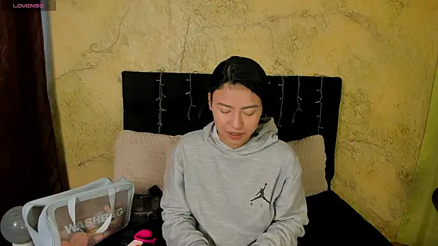 Snapshot of Tiffany_Nm chatting on 05-01-26, 02:00 Tiffany Nm online show from 05-01-26, 02:00