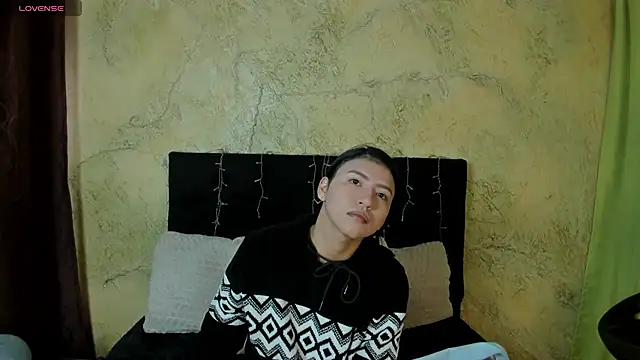 Snapshot of Tiffany_Nm chatting on 04-30-26, 01:40 Tiffany Nm online show from 04-30-26, 01:40