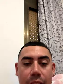 Snapshot of davidxxx099 chatting on 09-11-25, 03:12 davidxxx099 online show from 09-11-25, 03:12