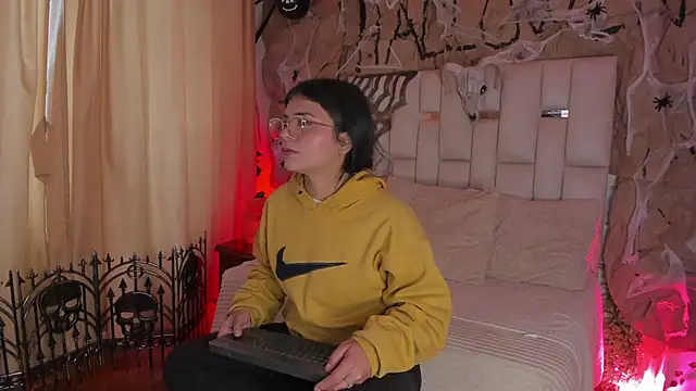 Jade Nmm online show from 10-21-25, 01:10