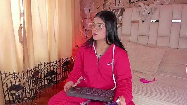 Jade Nmm online show from 10-28-25, 01:10