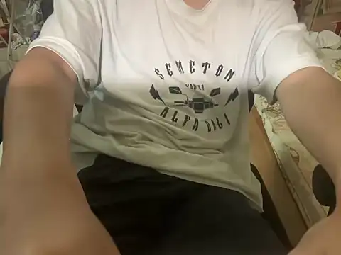 Alextran1002 online show from 12-18-25, 05:17