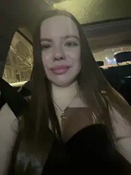 Snapshot of Chloe_loo chatting on 04-16-26, 09:39 Chloe loo online show from 04-16-26, 09:39