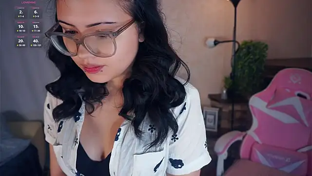 VerniceEngelking online show from 10-24-25, 05:06