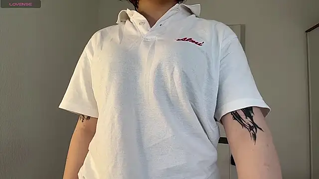 VerniceEngelking online show from 07-18-26, 06:22
