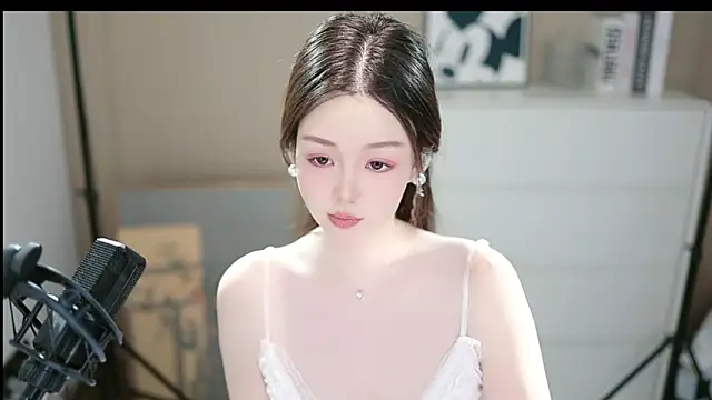 abbyli12 online show from 11-18-25, 04:54