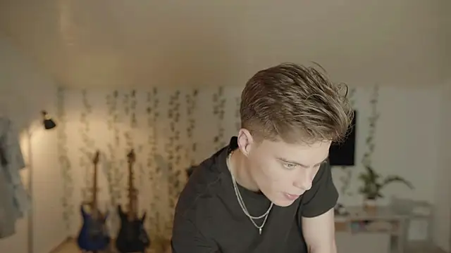 RusBradPitt online show from 12-19-25, 03:36