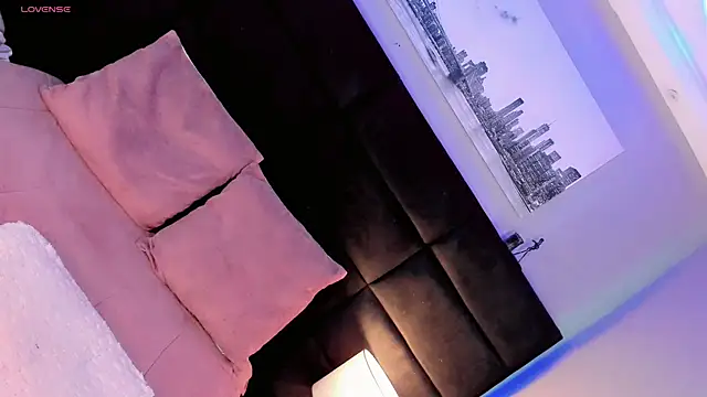 Ana Paaula23 online show from 11-23-25, 04:50