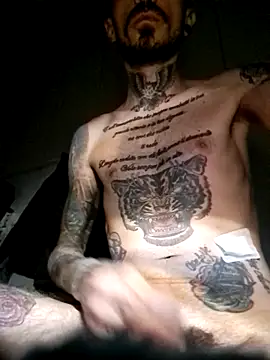 Snapshot of Robe420 chatting on 04-28-26, 11:31 Robe420 online show from 04-28-26, 11:31