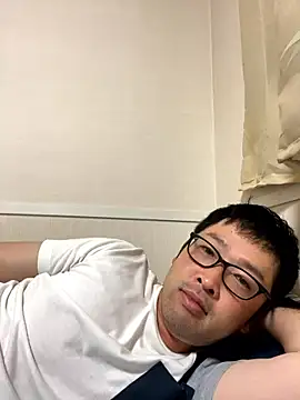 Snapshot of shin0689 chatting on 09-26-25, 01:18 shin0689 online show from 09-26-25, 01:18