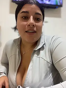 Snapshot of Tokio_Sakura chatting on 02-06-26, 09:11 Tokio Sakura online show from 02-06-26, 09:11