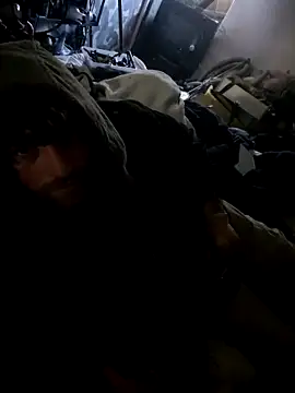 bearded cross online show from 12-05-25, 08:50